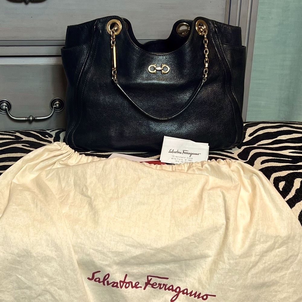 Salvatore Ferragamo Medium Black Leather Betulla Tote